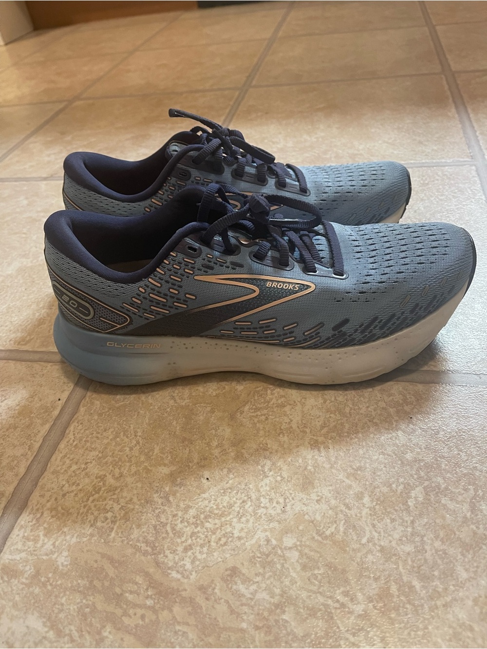 Brooks 9.5 women’s Glycerin 20